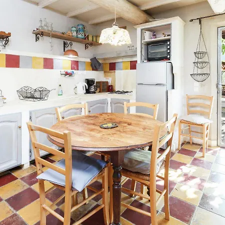 Spacious In Oppede With Swimming Pool Holiday home