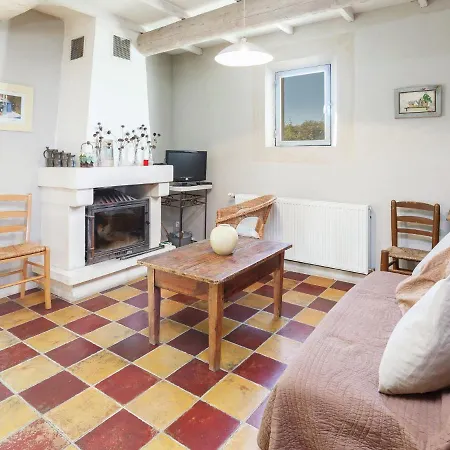 Holiday home Spacious In Oppede With Swimming Pool *