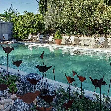 Hébergement de vacances Spacious In Oppede With Swimming Pool
