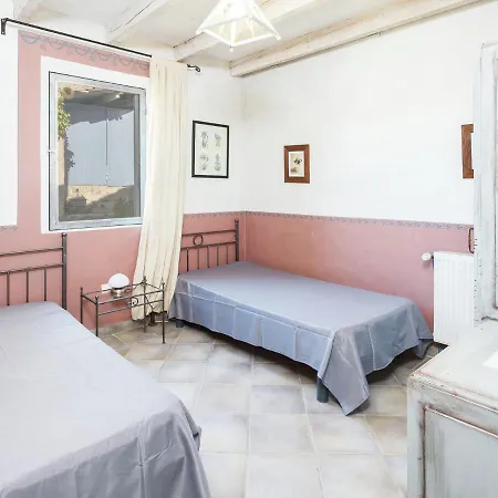 Spacious In Oppede With Swimming Pool Holiday home *