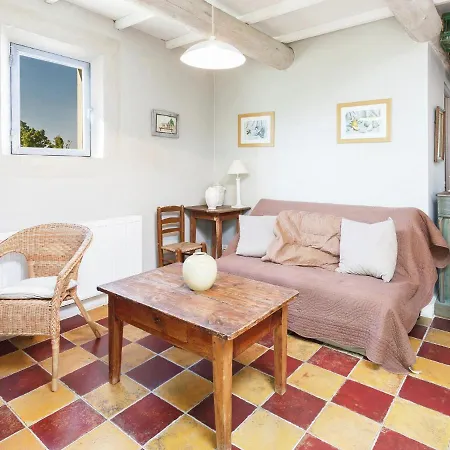 Hébergement de vacances Spacious In Oppede With Swimming Pool *